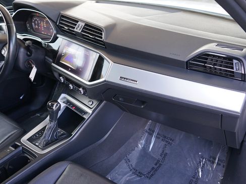 Used 2020 Audi Q3 2.0T Premium image 12