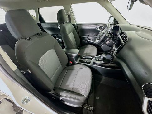 Certified 2023 Kia Soul LX w/ LX Technology Package FWD image 5