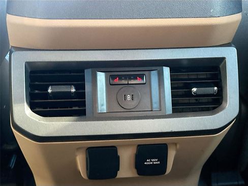 Used 2023 Ford F250 Lariat w/ Chrome Package image 28