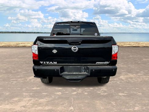 Used 2018 Nissan Titan PRO-4X w/ Pro-4x Convenience Package image 11