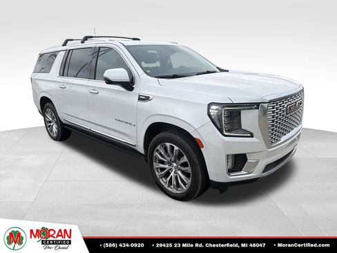 Used 2022 GMC Yukon XL Denali w/ Denali Premium Package AWD/4WD image 2
