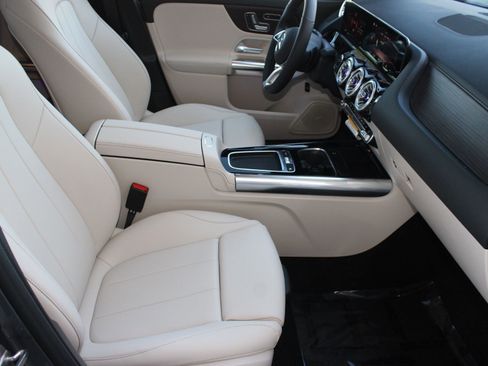 New 2026 Mercedes-Benz GLA 250 GLA 250 image 31