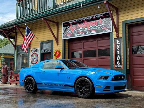 Used 2013 Ford Mustang GT Premium RWD image 1