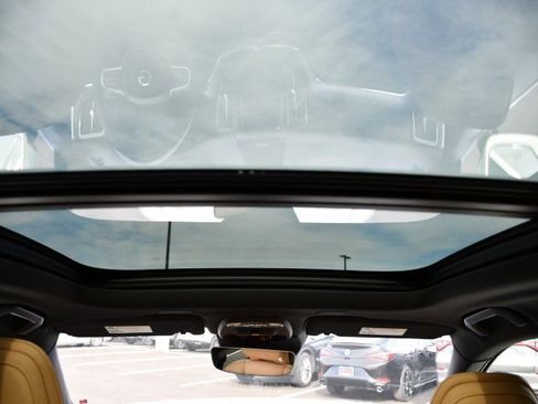 Used 2019 Volvo XC60 T6 Momentum w/ Multimedia Package image 25