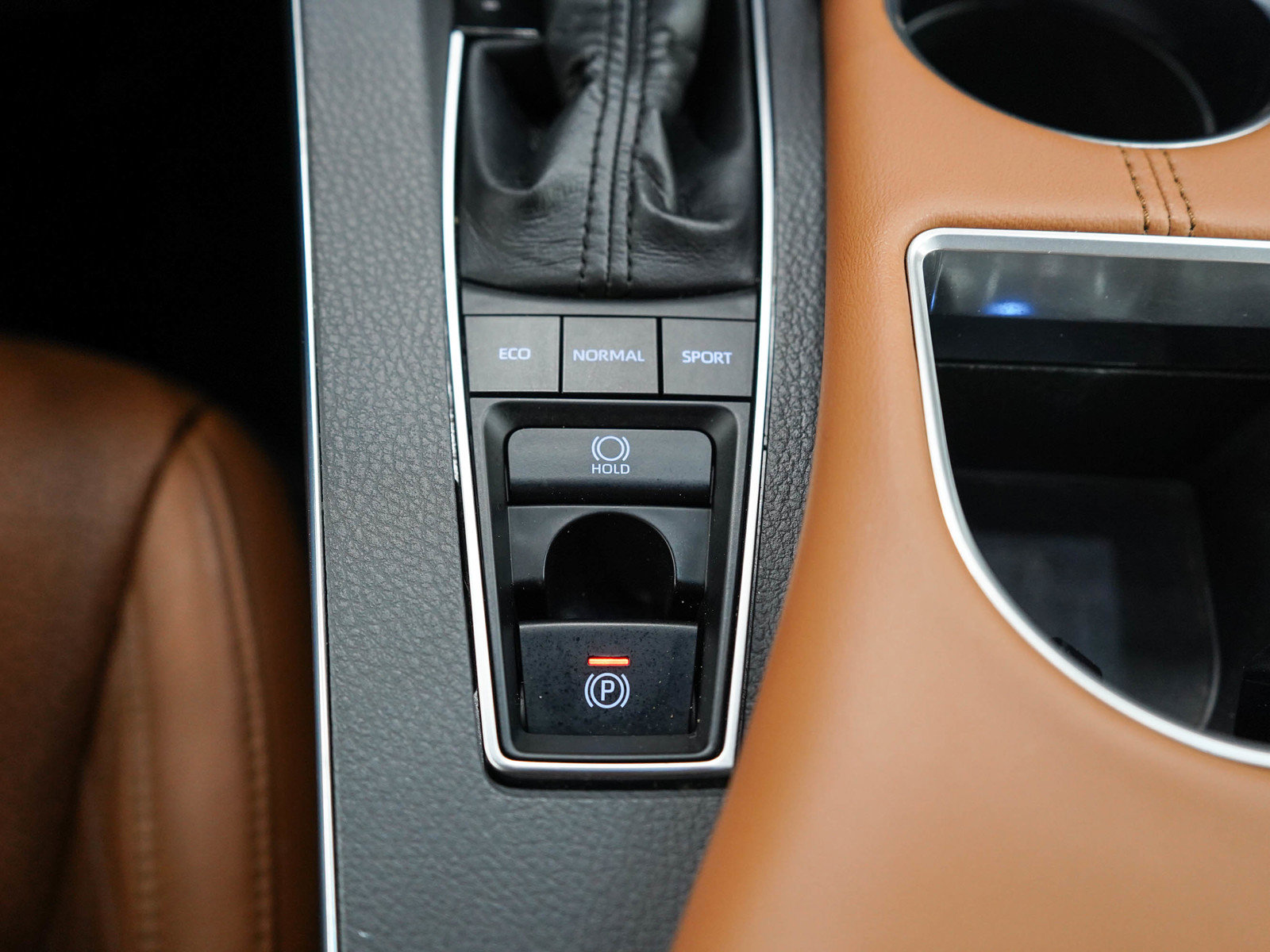 Used 2019 Toyota Avalon Limited FWD image 22