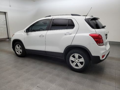 Used 2020 Chevrolet Trax LT w/ LT Convenience Package FWD image 3