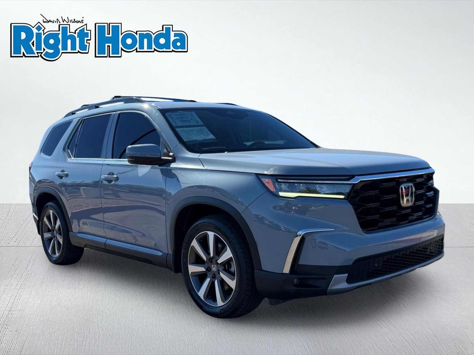 Used 2024 Honda Pilot Touring image 9