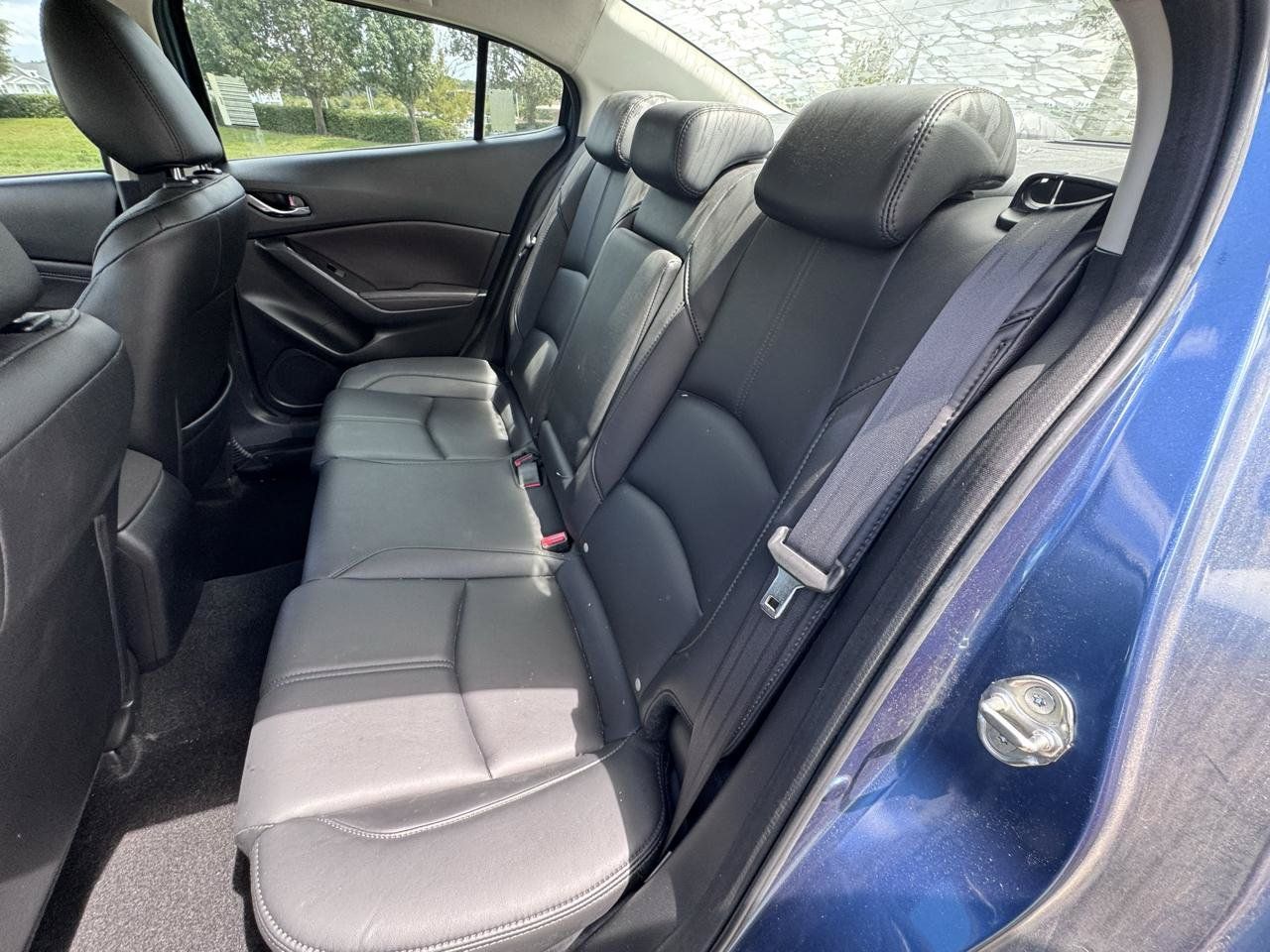 Used 2018 MAZDA MAZDA3 Touring FWD image 13
