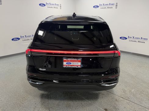 New 2026 Lincoln Nautilus Premier image 5