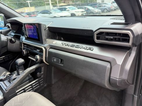 Used 2024 Toyota Tacoma SR5 AWD/4WD image 16