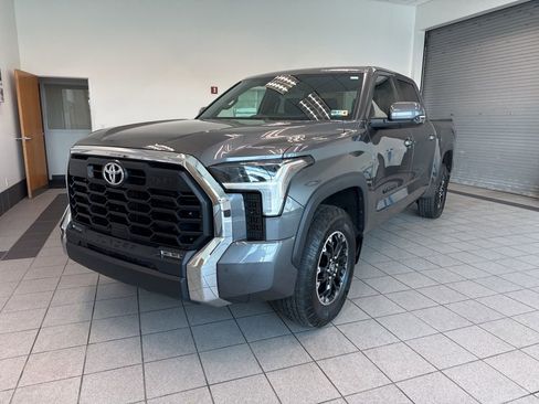 Used 2025 Toyota Tundra SR5 w/ TRD Off-Road Package AWD/4WD image 8