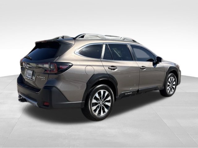 Used 2024 Subaru Outback Limited XT AWD/4WD image 7