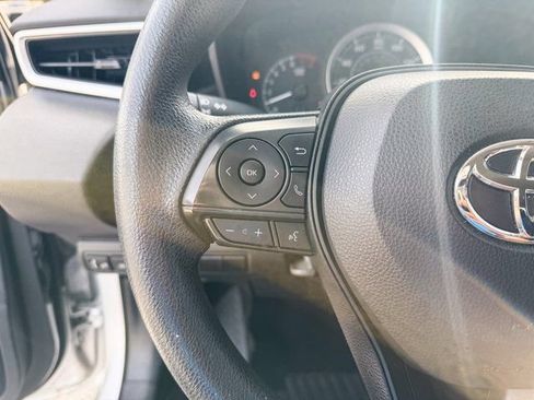 Used 2021 Toyota Corolla LE image 7