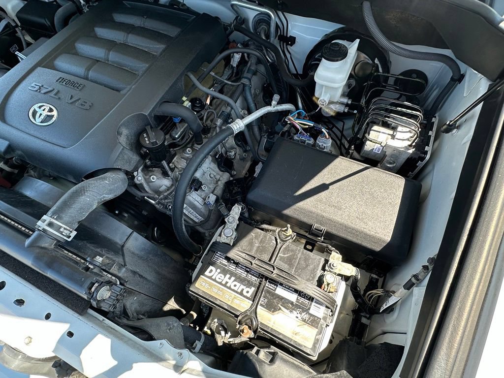 Used 2018 Toyota Sequoia SR5 AWD/4WD image 45