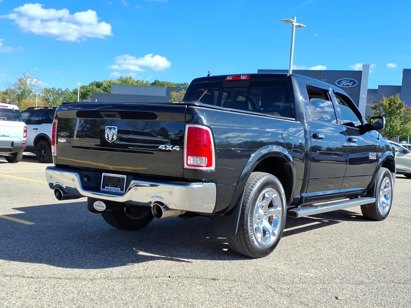 Used 2016 RAM 1500 Laramie w/ Convenience Group AWD/4WD image 7