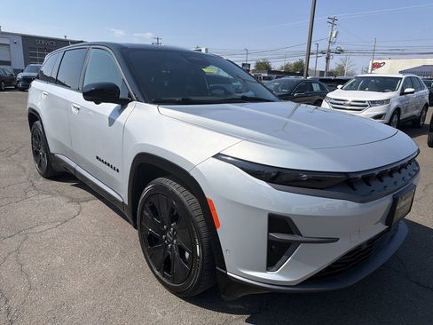 Used 2024 Jeep Wagoneer Launch Edition image 7