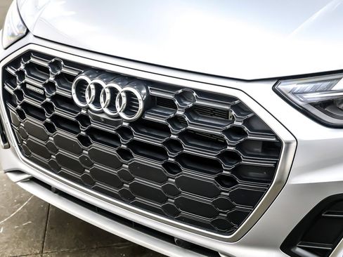 Used 2023 Audi Q5 e Premium Plus w/ Premium Plus Package image 13