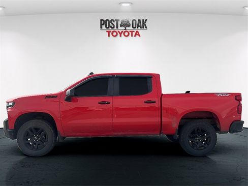 Used 2021 Chevrolet Silverado 1500 LT Trail Boss w/ LPO, Dark Essentials Package image 4