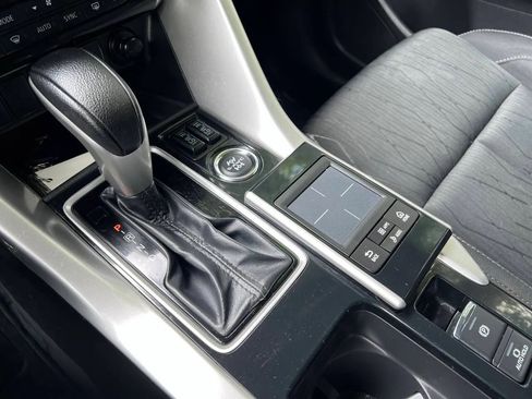 Used 2020 Mitsubishi Eclipse Cross SE image 18