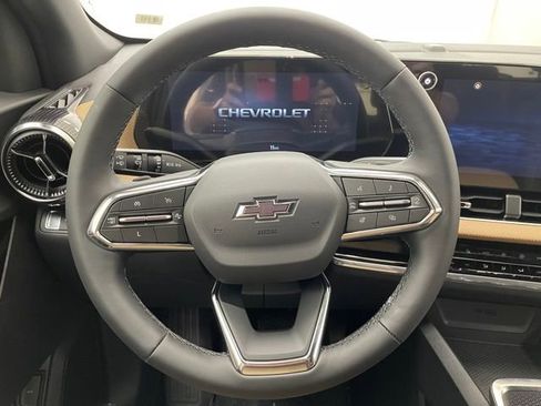 New 2025 Chevrolet Equinox ACTIV w/ Safety and Technology Package image 11