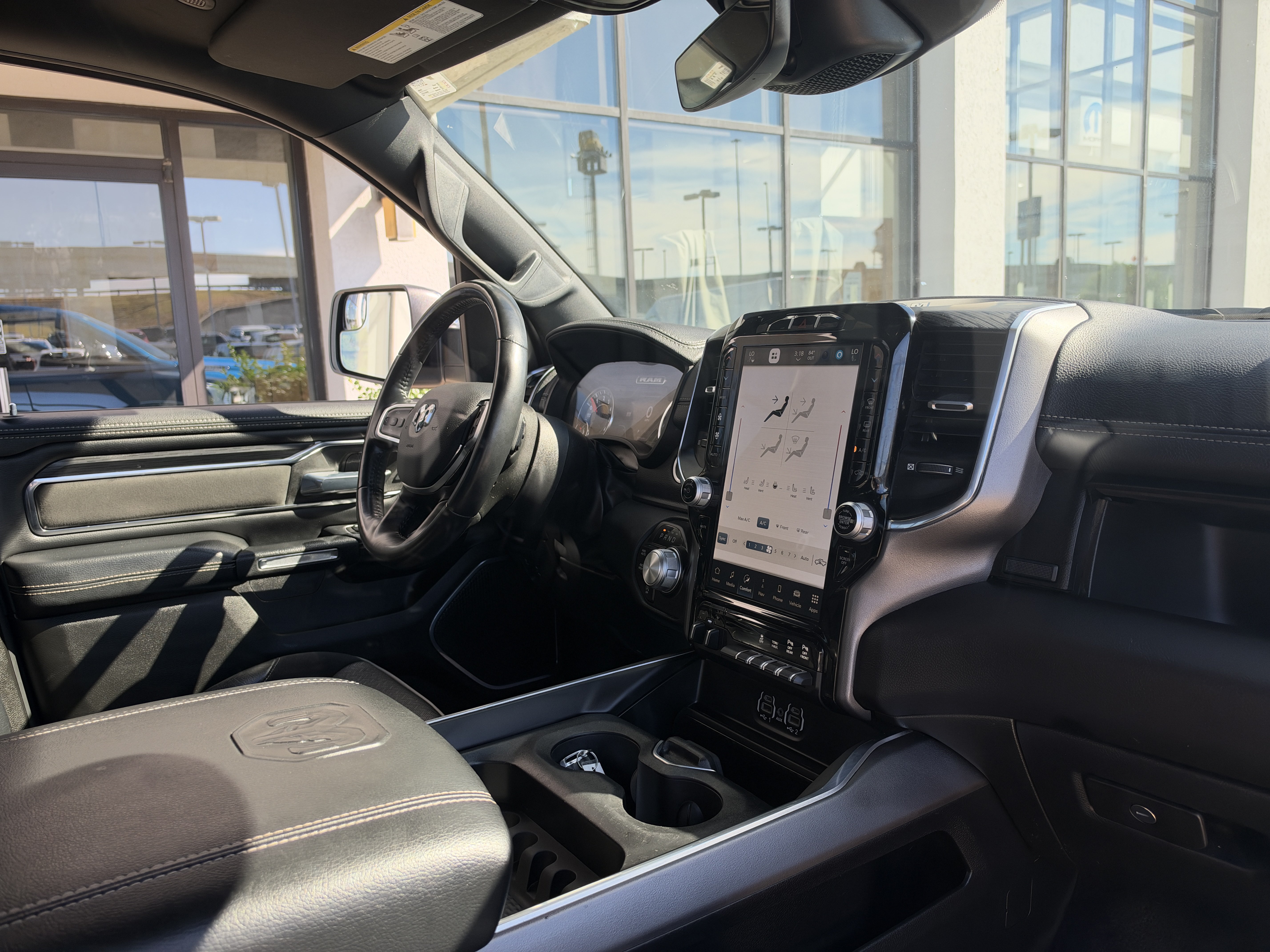 Used 2024 RAM 1500 Laramie AWD/4WD image 25