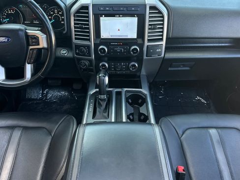 Used 2019 Ford F150 Platinum w/ Equipment Group 701A Luxury image 4