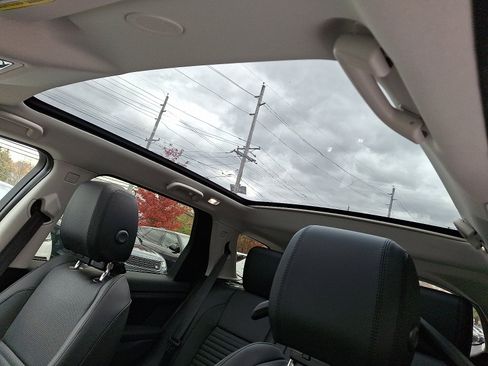 New 2025 Land Rover Discovery Sport S image 12