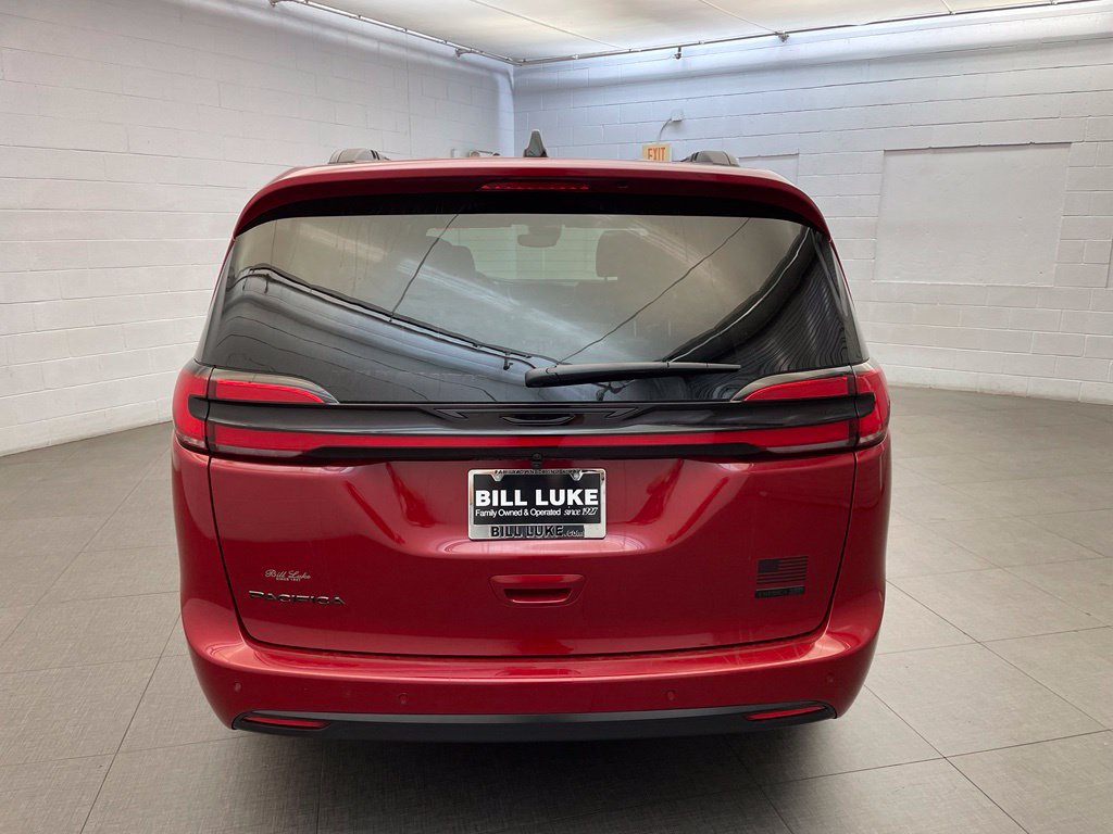 New 2027 Chrysler Pacifica Select FWD image 4