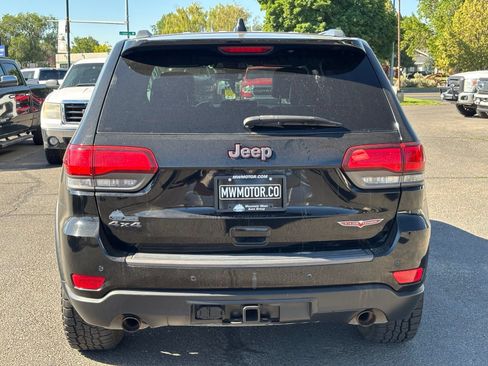 Used 2017 Jeep Grand Cherokee Trailhawk w/ Trailhawk Luxury Group AWD/4WD image 9