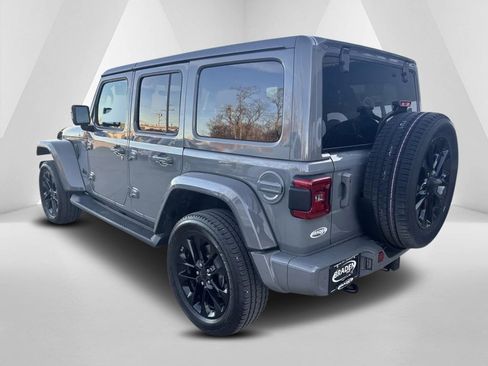 Used 2023 Jeep Wrangler Altitude image 5