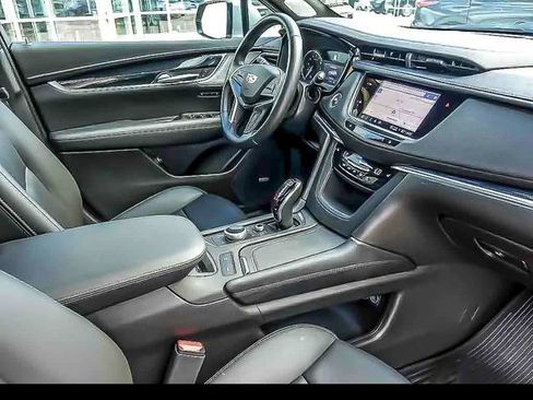 Certified 2024 Cadillac XT5 Premium Luxury AWD/4WD image 33