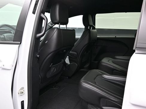 New 2026 Chrysler Pacifica Select w/ S Appearance Package AWD/4WD image 19