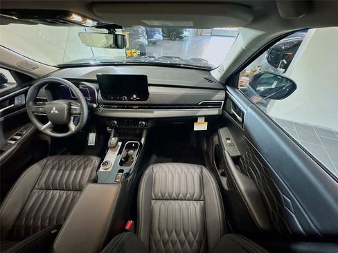 New 2026 Mitsubishi Outlander SEL image 27