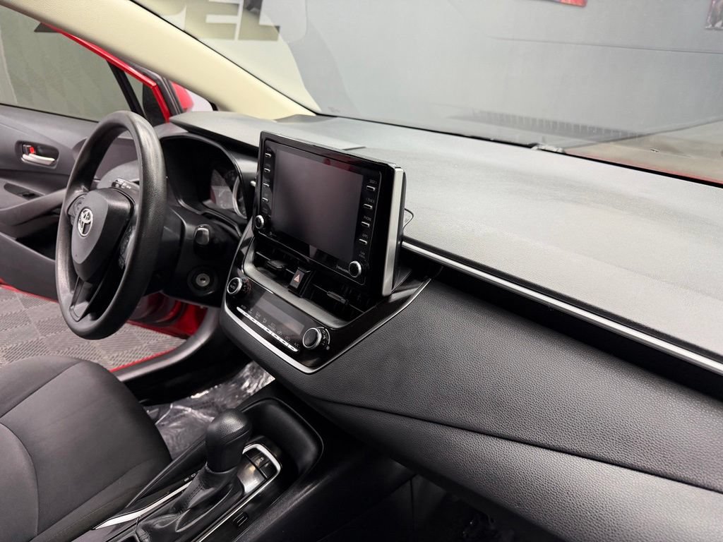 Used 2021 Toyota Corolla LE FWD image 47