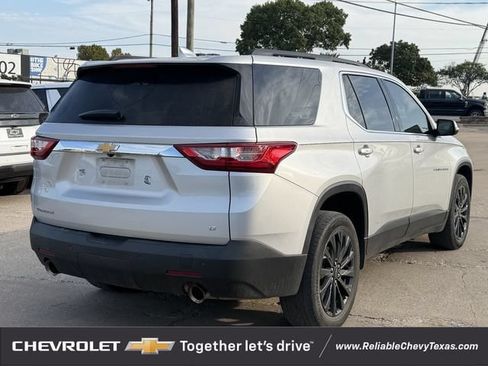 Used 2021 Chevrolet Traverse LT FWD image 4