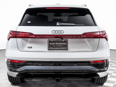 Used 2024 Audi Q8 e-tron Premium Plus AWD/4WD image 10