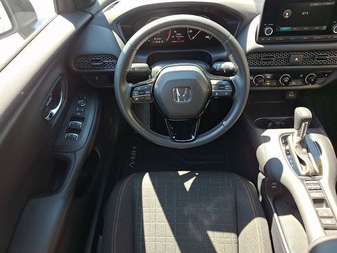 Used 2024 Honda HR-V Sport image 11