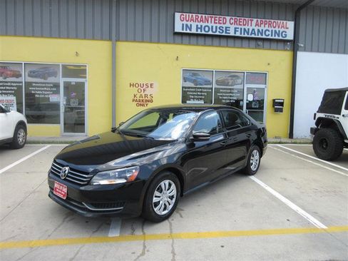 Used 2014 Volkswagen Passat 1.8T S image 22