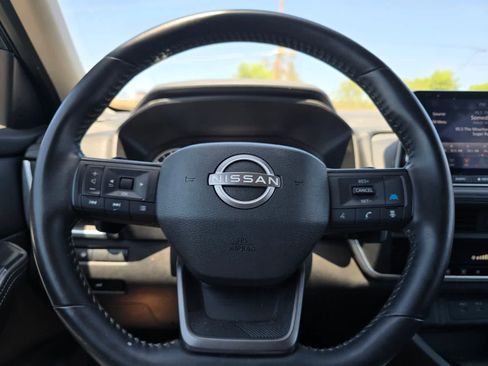 Used 2025 Nissan Rogue SV FWD image 16