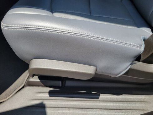 Used 2024 Buick Enclave Premium image 33