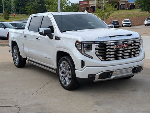 Used 2024 GMC Sierra 1500 Denali AWD/4WD image 3