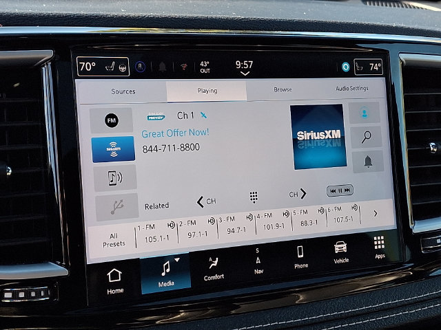 Used 2025 Chrysler Pacifica Limited FWD image 19