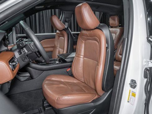 Used 2023 Lincoln Aviator Reserve w/ Elements Package Plus image 11