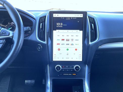 Used 2024 Ford Edge Titanium image 14