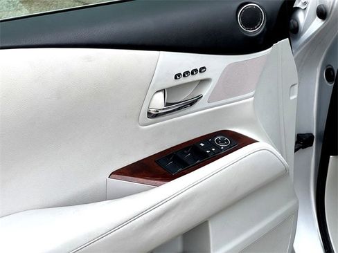 Used 2011 Lexus RX 350 2WD image 12