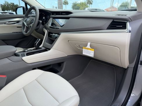 New 2026 Cadillac XT5 Premium Luxury w/ Driver Assist Package FWD image 11