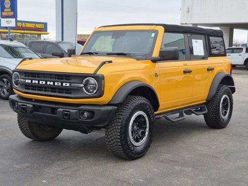 Used 2022 Ford Bronco Black Diamond w/ Sasquatch Package image 3