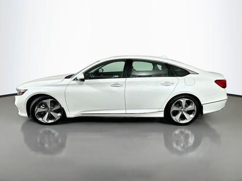 Used 2019 Honda Accord Touring image 4