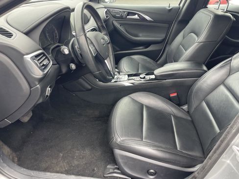 Used 2018 INFINITI QX30 Premium w/ Cargo Package image 5