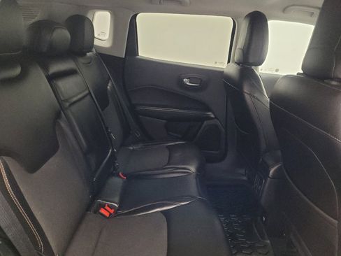 Used 2018 Jeep Compass Latitude AWD/4WD image 19